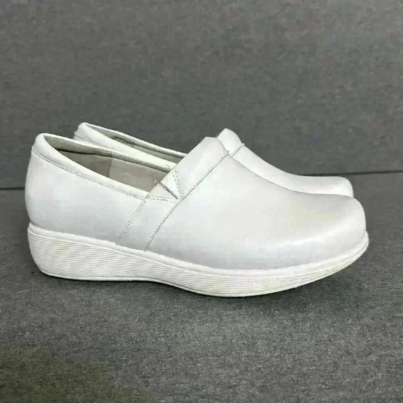 Softwalk Meredith Sport Clog Medium Width White Nursing Women’s Size 9 - Picture 4 of 11